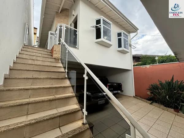 Casa Alto Padrão á venda em Jundiai - Aceita Financiamento !