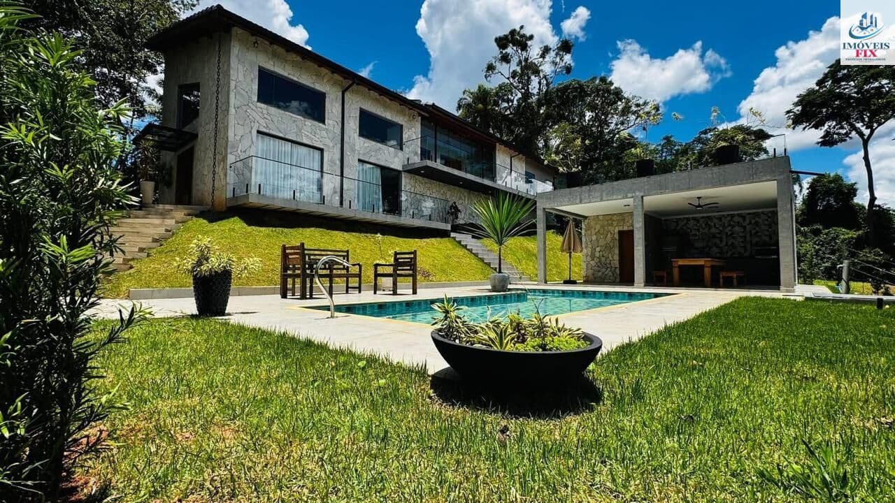 Casa à venda no bairro Rio Abaixo em Atibaia/SP