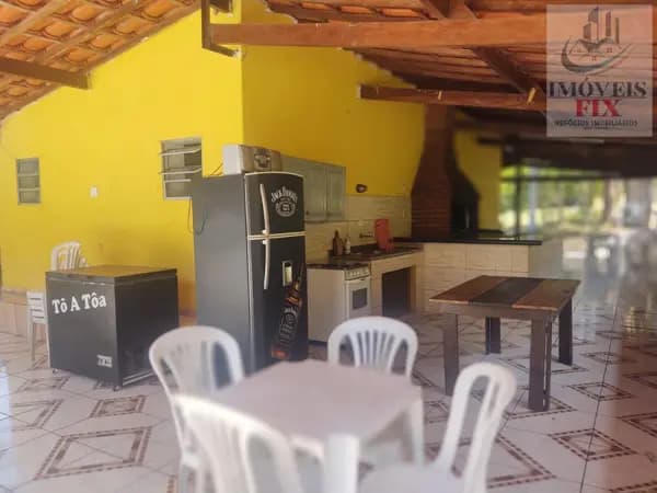 Chácara ideal para renda ou moradia - Fácil acesso ás rodovias!