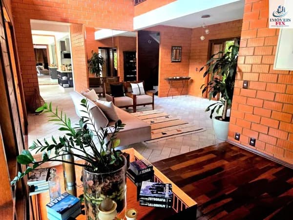 Aluga-se Casa em Condomínio em Jundiai !!