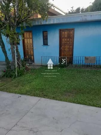 Imóvel com 2 casas