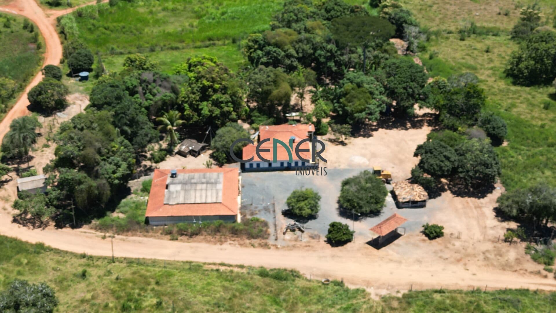 Fantástica fazenda com lavouras de 411 ha na região de Pitangui MG