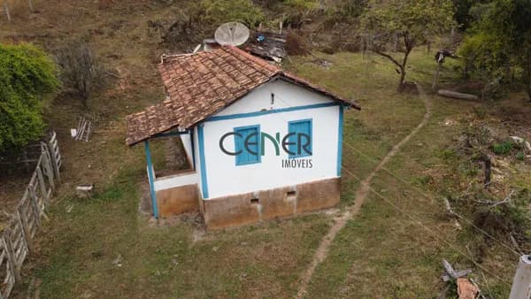 Charmoso sítio de 3,28 ha por 300 mil em Jeceaba/Entre Rios de Minas