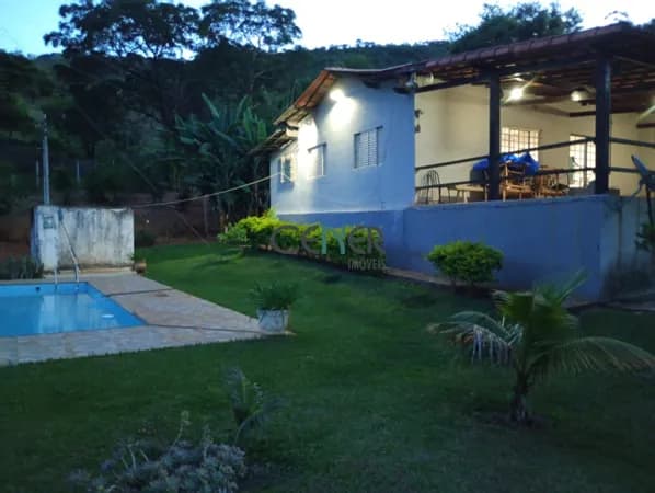 Sítio de 6.000 m² com duas casas, piscina e pomar em Igarapé Mg