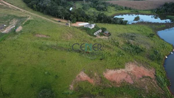 Terreno de 100 ha em Carandai a negociar