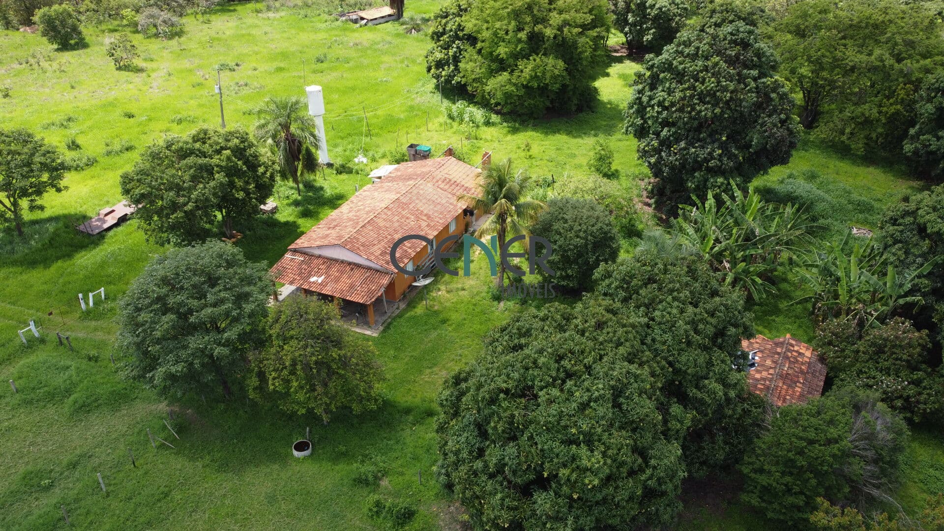 ÓTIMA FAZENDA DE 252 HA BEM LOCALIZADA EM JOÃO PINHEIRO MG