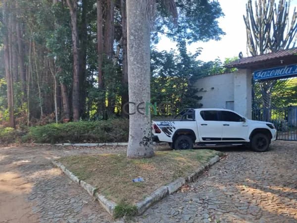 Linda fazenda de 232 ha com mina de água mineral registrada