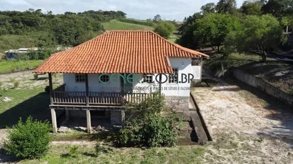 Fazenda show de 80 ha com fábrica de cachaça a 90 km de BH