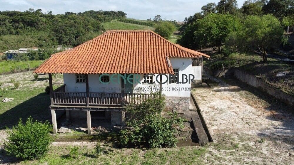 Fazenda show de 80 ha com fábrica de cachaça a 90 km de BH