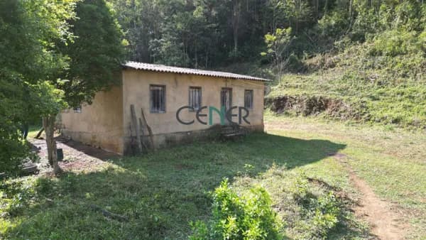 Êta fazendinha boa e barata 47 ha na região de Conselheiro Lafaiete MG
