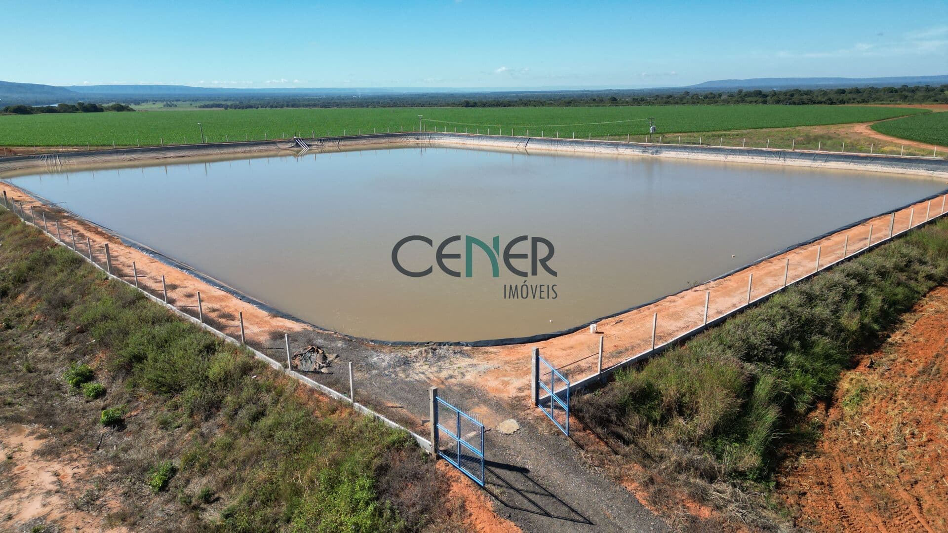 Extraordinária Fazenda Agronegócio de 2.132 ha com 9 Pivôs
