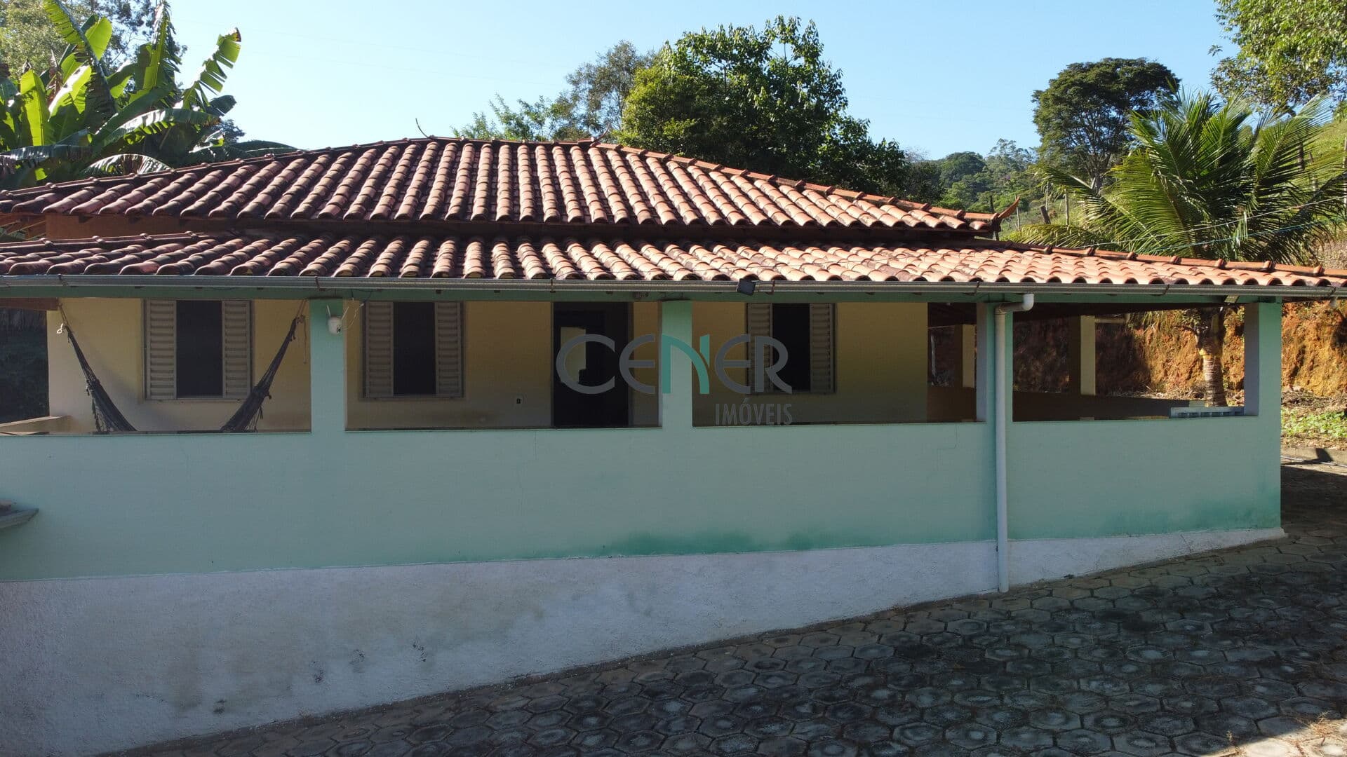 Ótimo sítio de 10,33 ha com boa casa, rico em água em Caranaíba MG