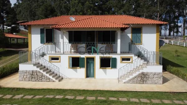 Fazenda haras Lagoa Negra com 43,5 ha em Barbacena MG