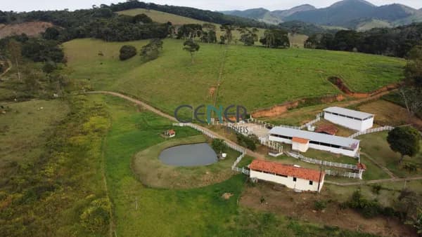 Paraíso escondido em linda fazendinha de 37 ha na reg. de Cons Lafaiete por 1 900 mil de porteira fechada