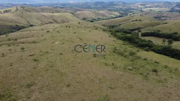 FAZENDA DE 168 HA COM ÓTIMA LOCALIZAÇÃO PRÓXIMO A TIRADENTES MG