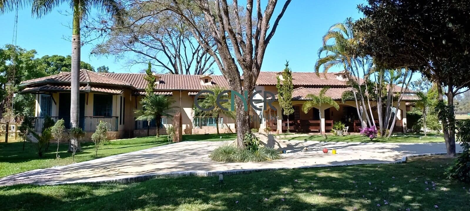 Haras espetacular de 4,4 ha em Sete Lagoas MG