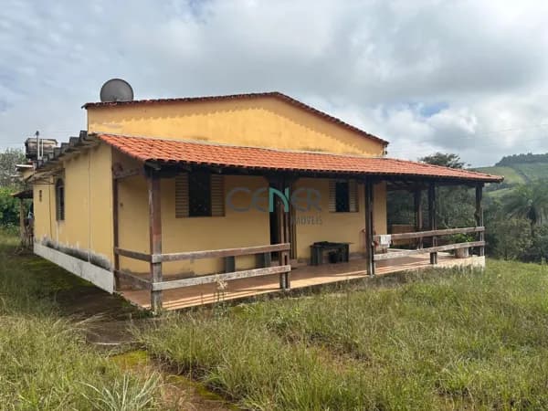Excelente sitio de 12 ha em Entre Rios de Minas MG