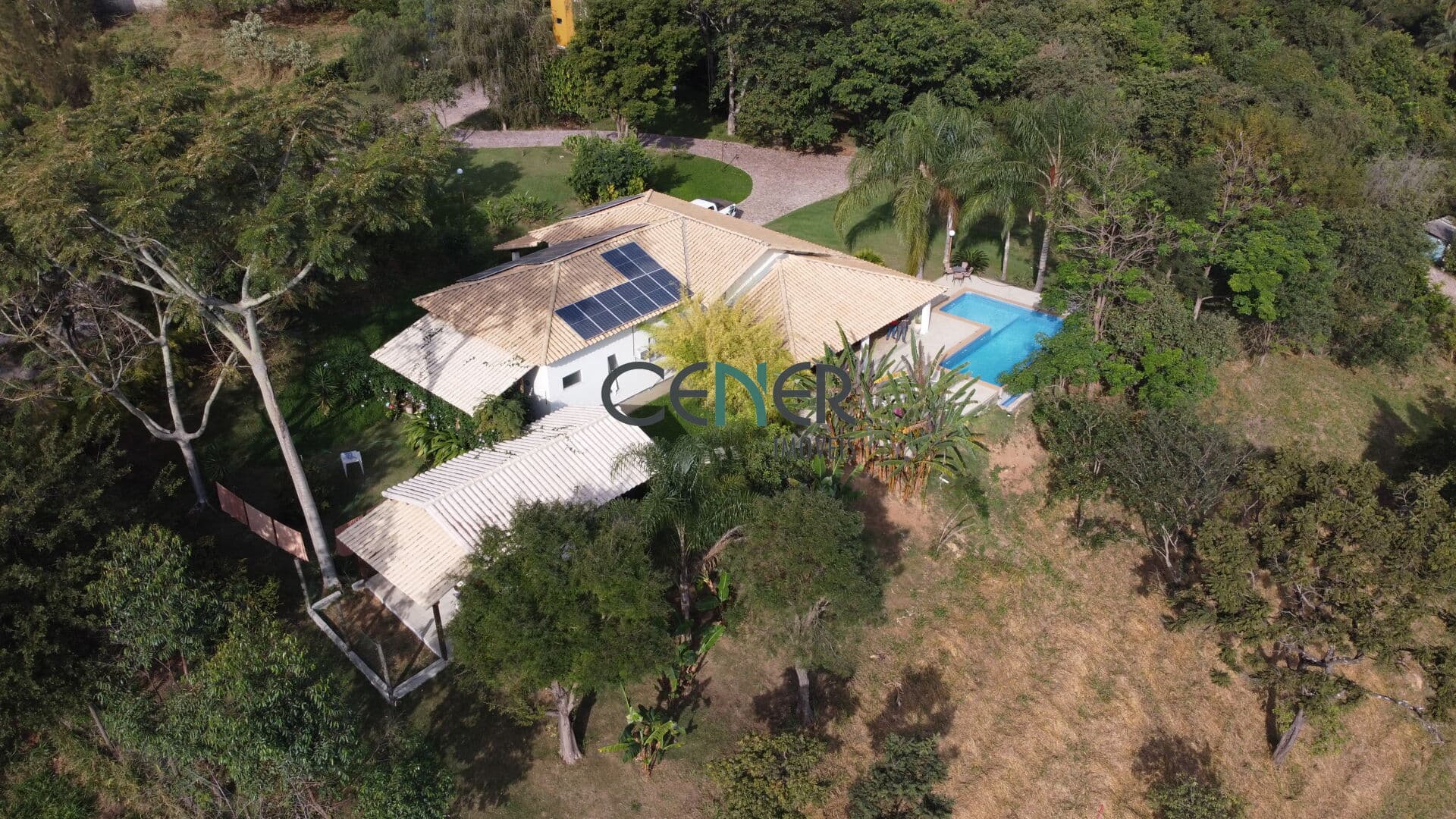 Suntuoso sítio de 23 000 m² dentro de condominio em Sete Lagoas MG