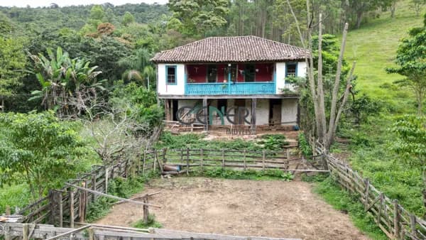Bela Fazenda com sede centenária de 119 ha na reg. C. Lafaiete MG