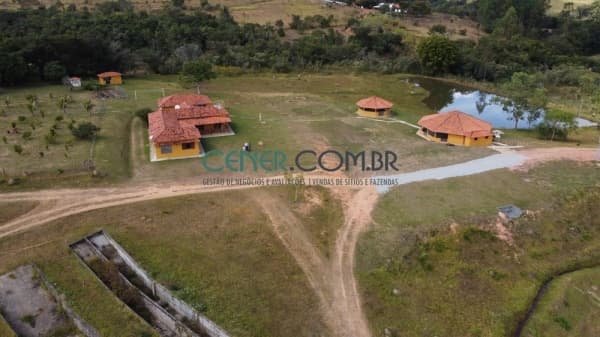 Bela Fazenda de 73 ha com muita Água em São Tiago MG