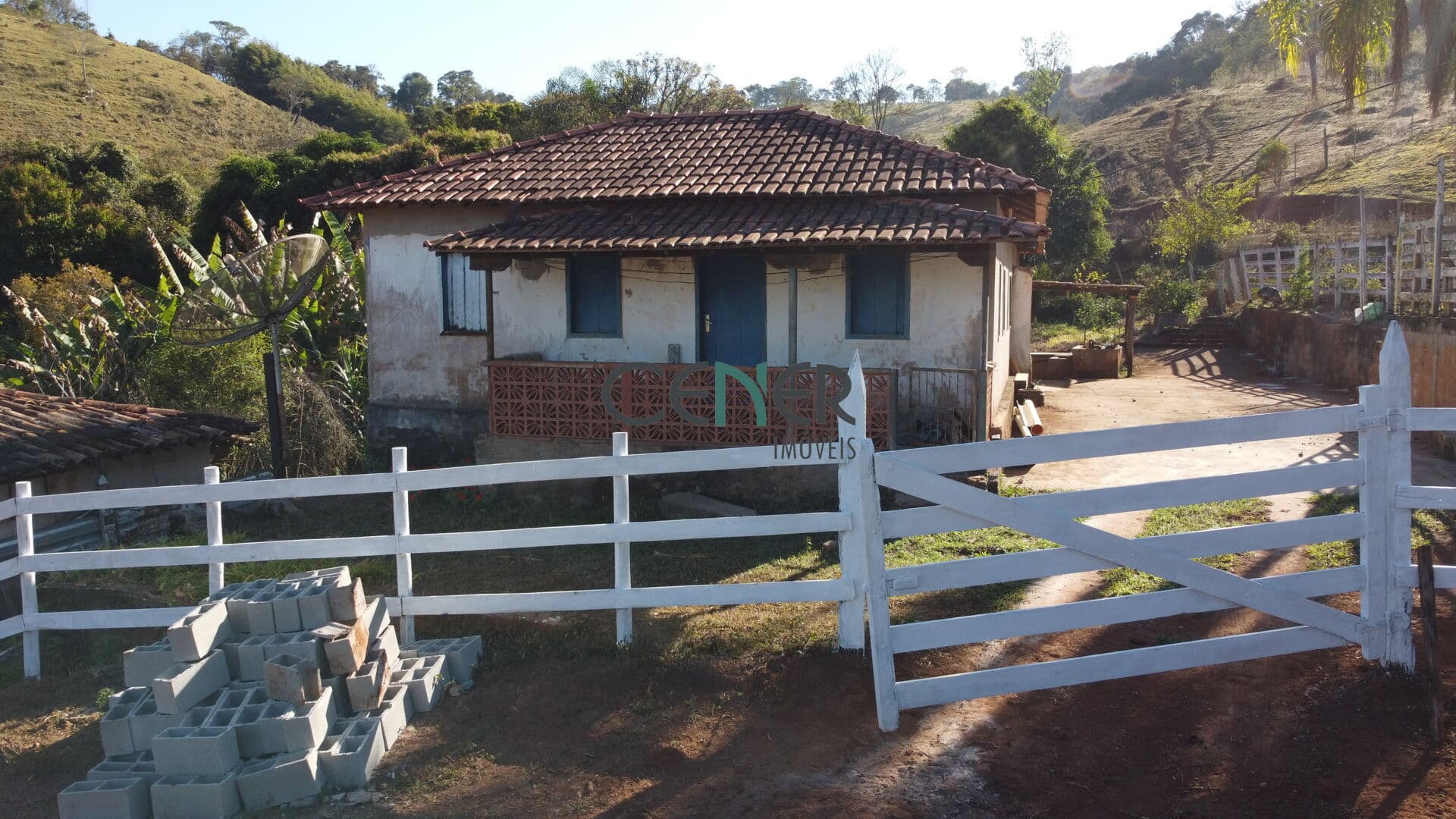 Belíssima fazendinha de 34,3 ha por 1 300 000,00 em São Brás do Suaçui MG