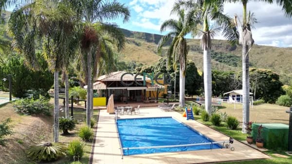 Suntuosa fazenda de 79 ha a 70 km de Belo Horizonte em lindo local - Ótimo padrão