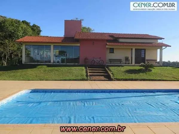 Maravilhosa fazendinha de 20 há com vista deslumbrante e bela sede
