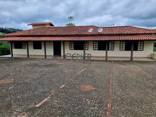 Extraordinária fazenda de 65 há pertinho de Belo Horizonte com ótima estrutura de sede funcional e haras