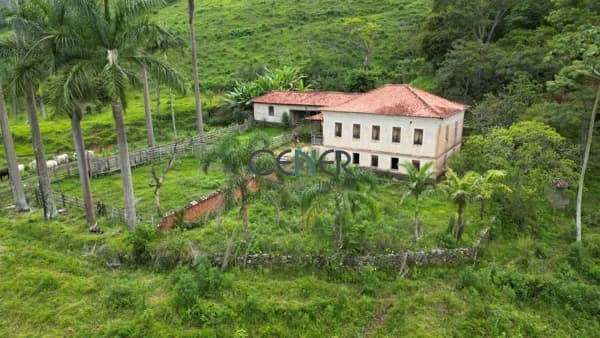 Fazenda Histórica de 68 ha com Sede Centenária em Itaverava MG