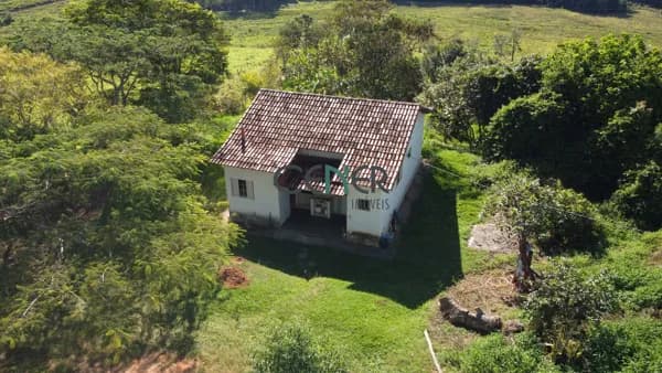 Bela fazendinha de 44 ha R$1,6 M ou 47 há por R$2 M, lavouras e leite