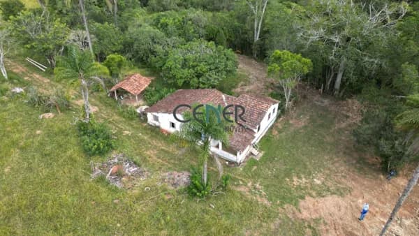 Fazenda de 121 ha com lindas cachoeiras na região de Tiradentes MG
