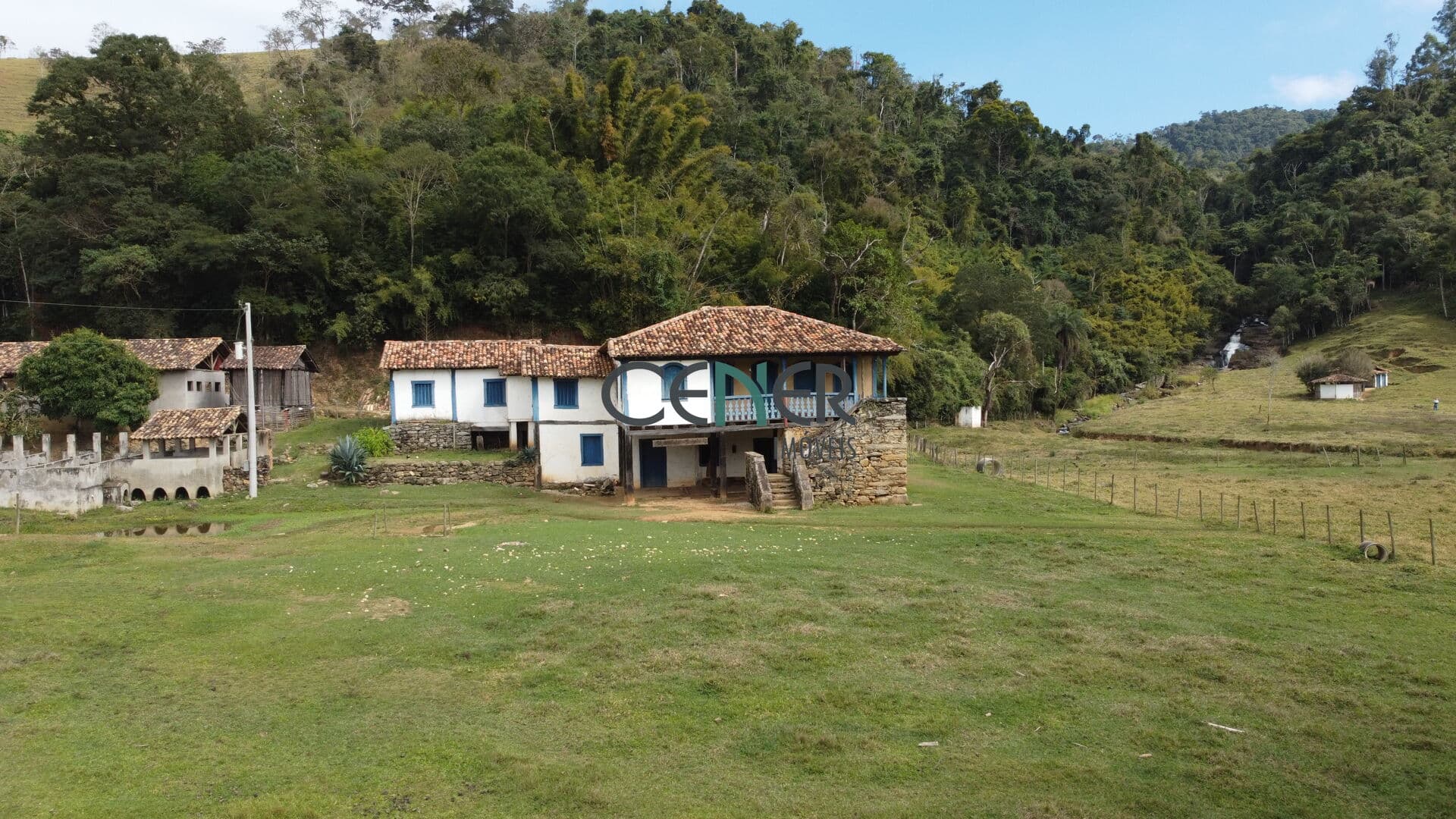 Fantástica fazendinha 14 ha sede de 1713 e cachoeira cidade histórica