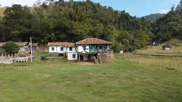 Fantástica fazendinha 14 ha sede de 1713 e cachoeira cidade histórica