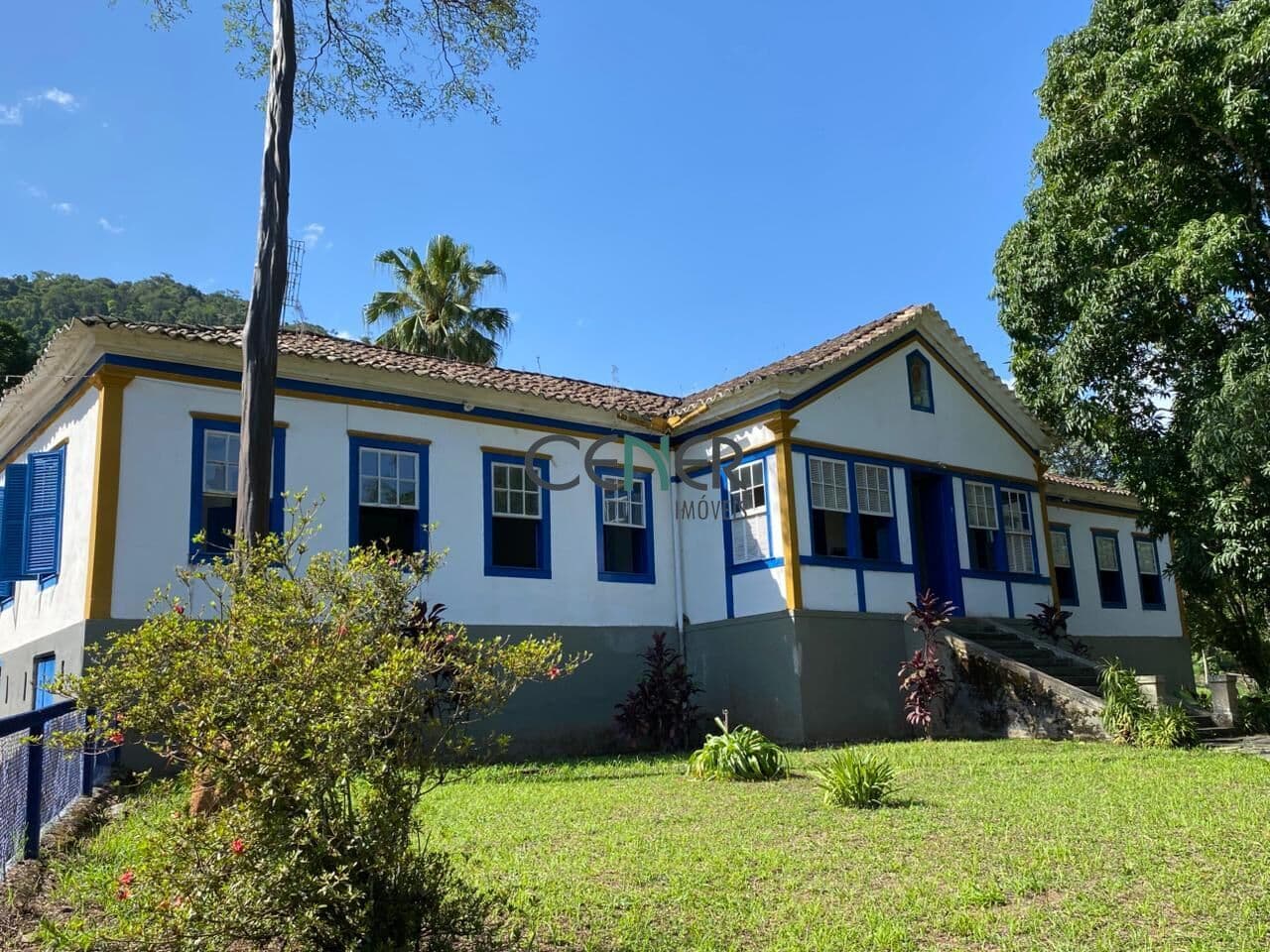 Maravilhosa fazenda com casarão secular 506,5 ha na reg. Juiz de Fora MG