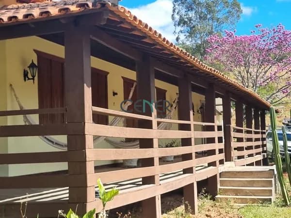 Fazendinha em área de expansão urbana de 30 ha em Oliveira MG
