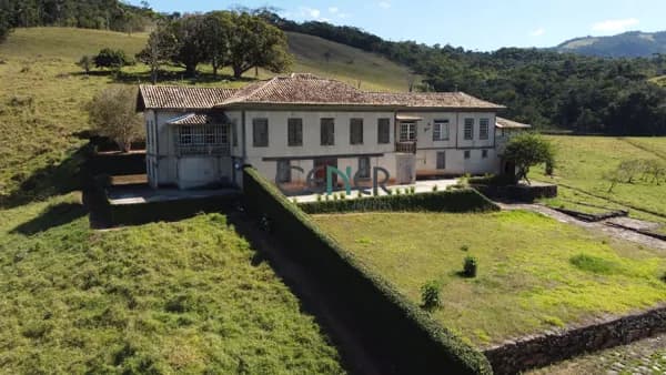 Fantástica fazenda de 155 ha com linda sede histórica na reg de Barbacena