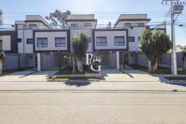 🏡 Sobrado 3 Quartos (1 Suíte) com Terraço Amplo, Vista Livre e Infra para Jacuzzi – Ao Lado do Condor e Próximo ao Jardim Botânico!