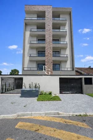 NO CENTRO DE PINHAIS | 3 Quartos com Suíte ao Lado da Av. Camilo di Lelis!