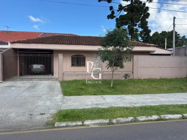 Casa térrea 2 Quartos - Espaço gourmet com churrasqueira e espaço de terreno