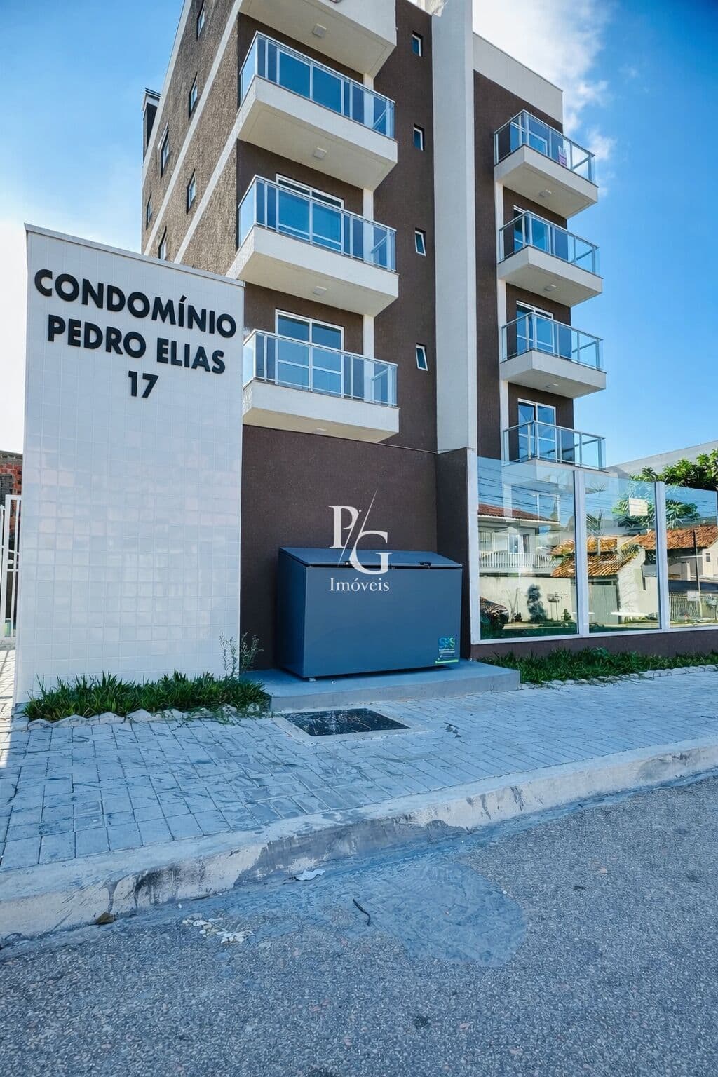 🌟 Apartamento 67 m² no Centro de Pinhais – 3 quartos (1 suíte), 1 vaga coberta – conforto com conveniência!