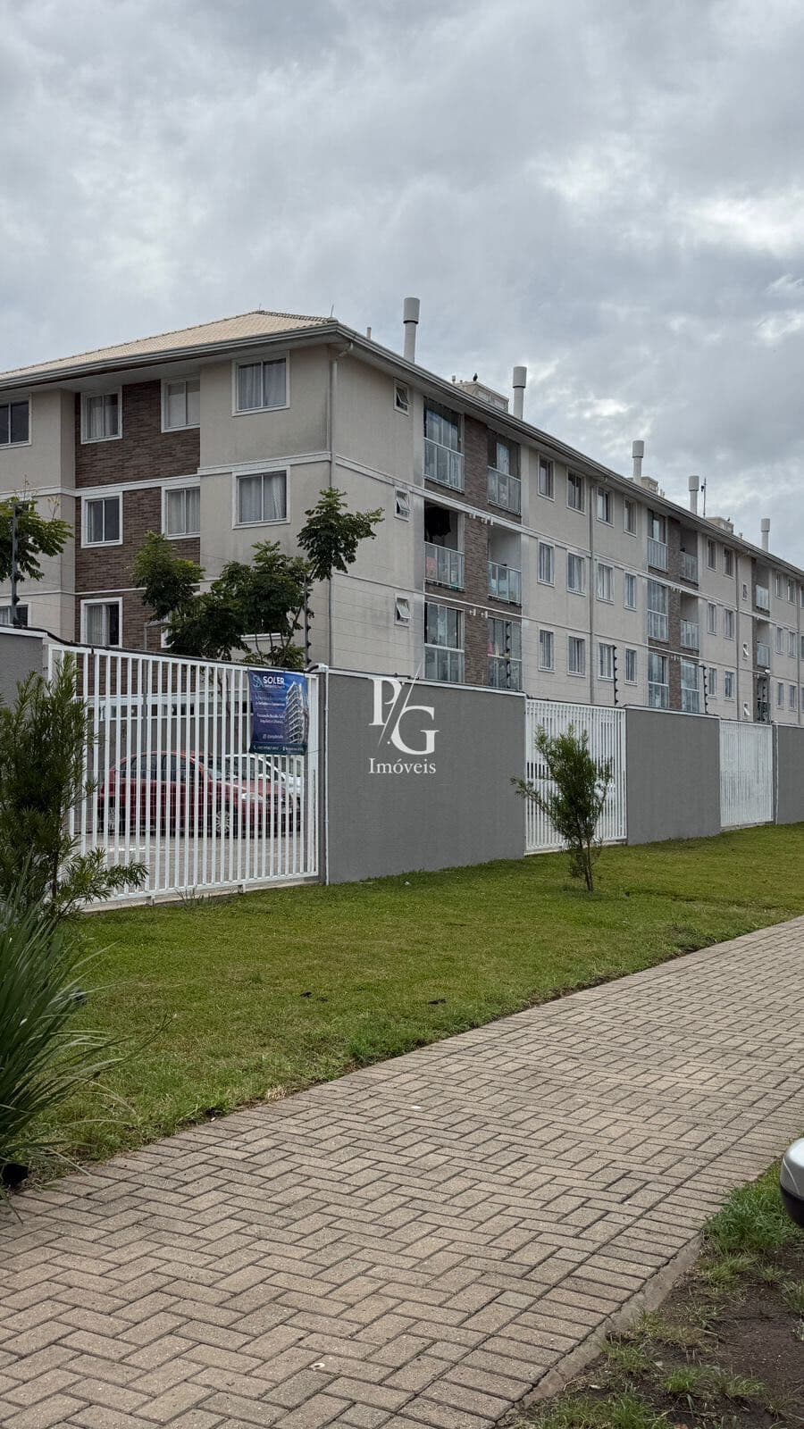Apartamento semi-mobiliado à venda em Pinhais, Atuba, com 2 quartos, sacada com churrasqueira - 4º Andar