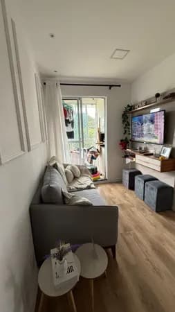 Apartamento semi-mobiliado à venda em Pinhais, Atuba, com 2 quartos, sacada com churrasqueira - 4º Andar