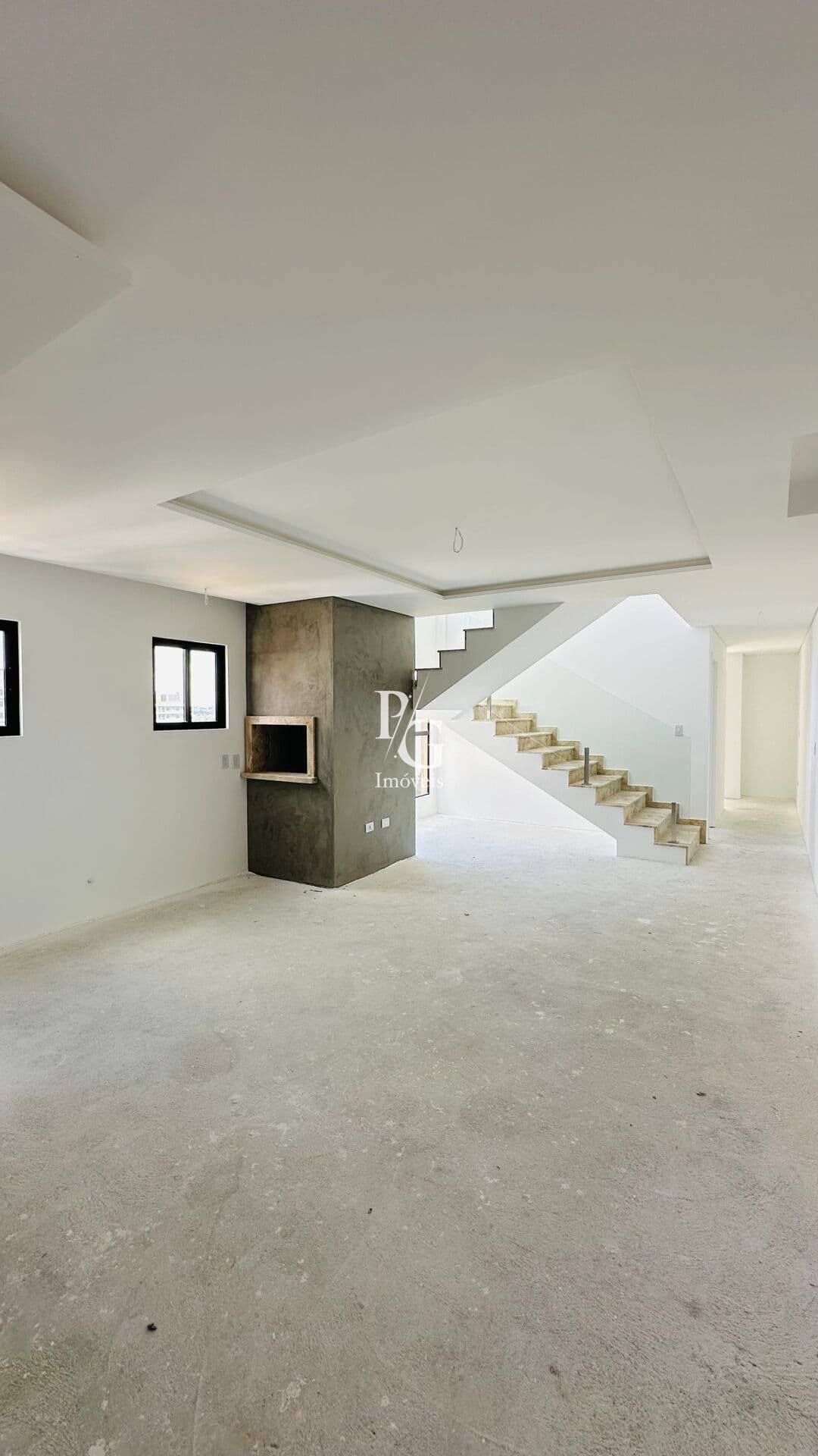 Cobertura Duplex 164m com Elevador que atende os dois andares - Espaços amplos e vista livre - Face oeste