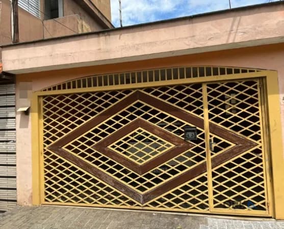 Casa com 03 Imóveis ótimo para morar ou para renda.