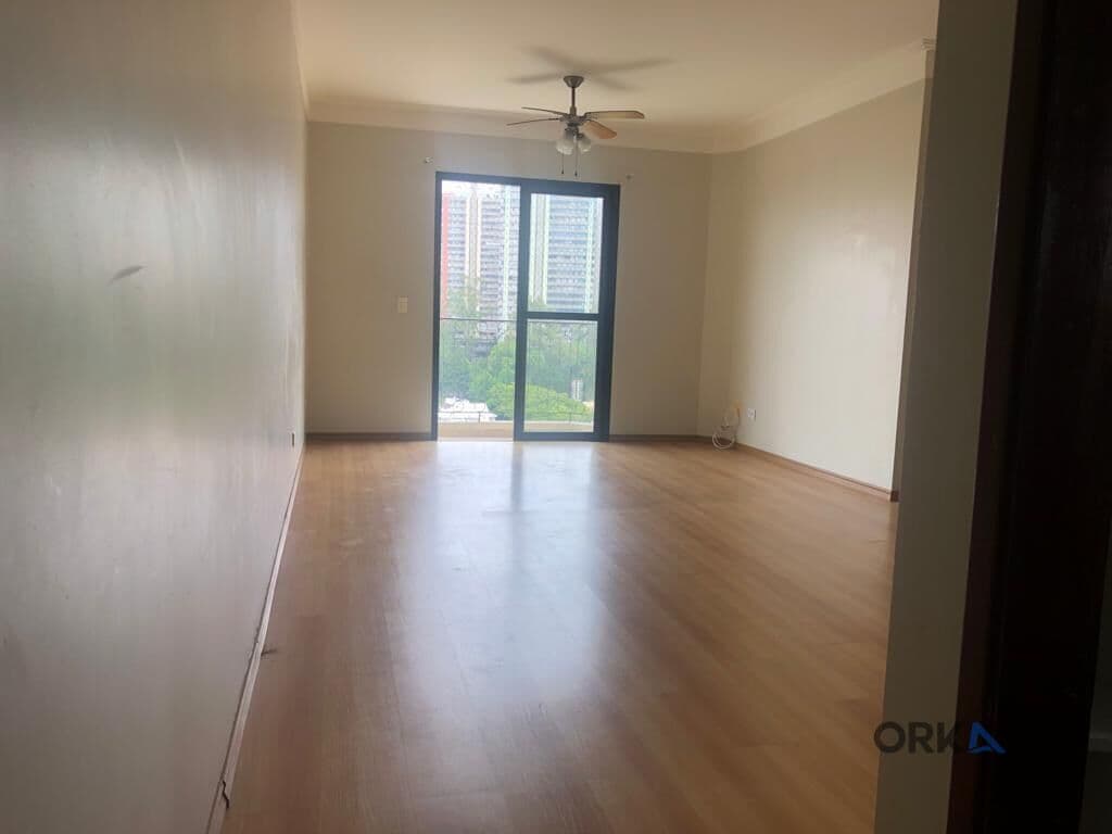Apartamento reformado com 85m² com 3 Dormitórios, com suíte master e closet. 2 vagas Determinadas