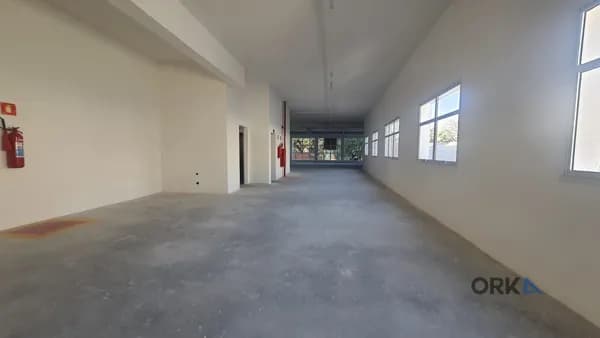 Loja com 2 Andares no Centro da VIla formosa com 1334m² Dividido em 3 Andares e Estacionamento