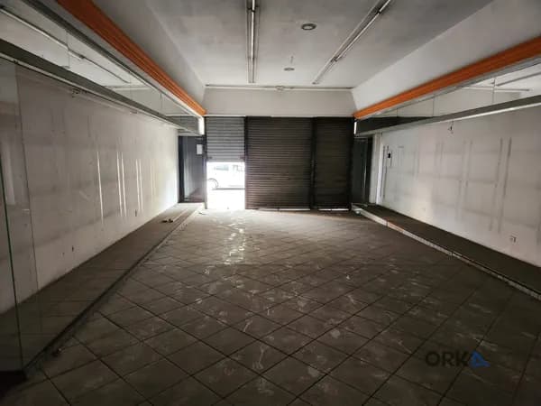 Loja 200m² e 2 Salas comerciais - Totalizando 400m² em Avenida de Forte Movimento