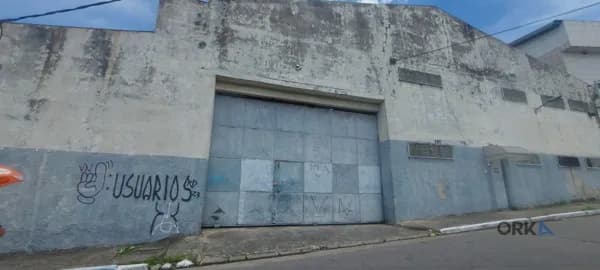 Galpão para aluguel e venda tem 1300m² com 6 salas, copa, entrada para Caminhão e Pé direito duplo