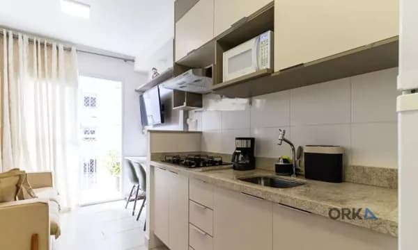Apartamento Compacto e Charmoso com Varanda na Avenida Cupecê!!!