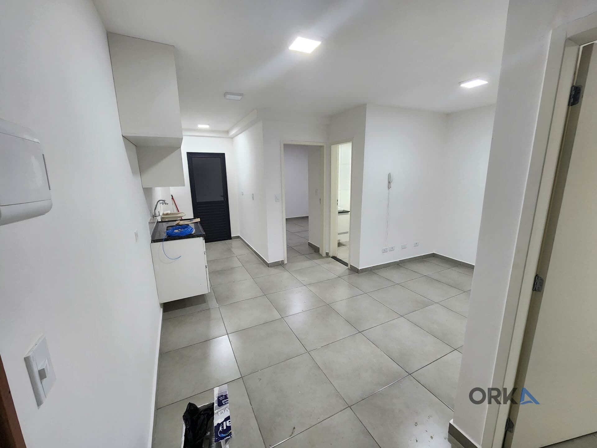 Apartamento de 42m² com 2 Dormitórios - 1 Vaga Coberta e Livre